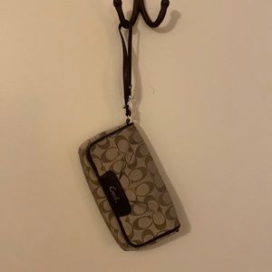 Coach Wristlet-brown signature